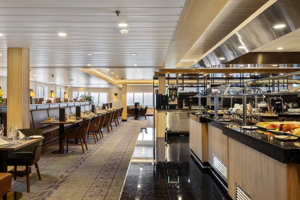 HX Hurtigruten Expeditions, MS Spitsbergen, Aune 4.jpg